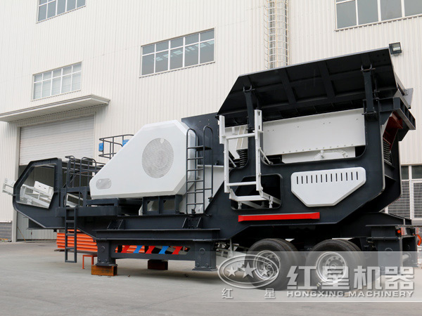 拖拉機就能拉走的小型流動磕石機：配顎破